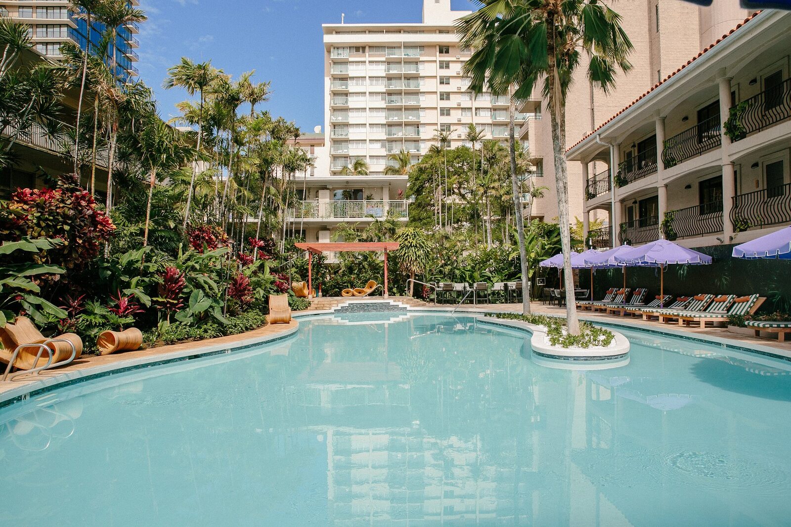 Waikiki Sand Villa Hotel
